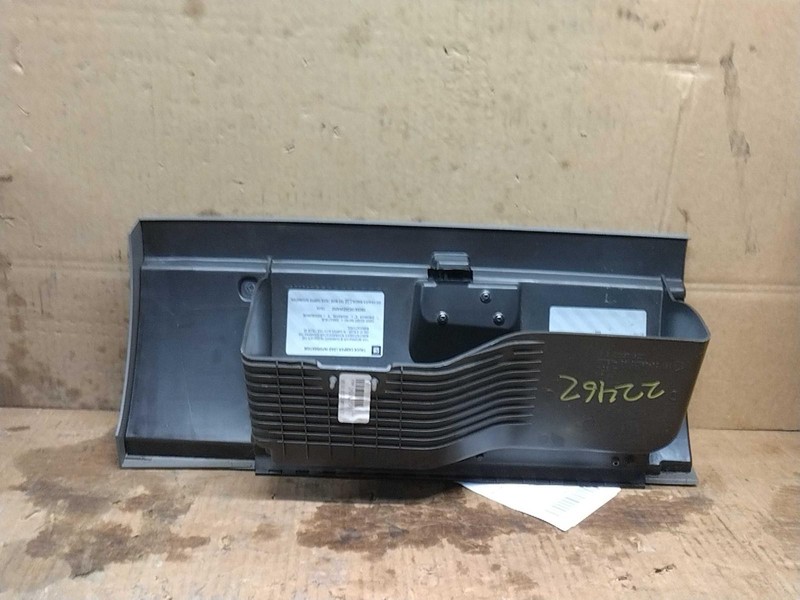 Used Glove Box fits: 2009 Chevrolet Silverado 1500 pickupGrade A