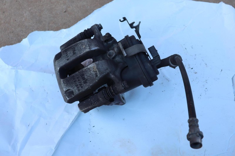 2017-2019 BMW 540I G30 G31 G32 REAR RIGHT PASSENGER SIDE BRAKE CALIPER OEM