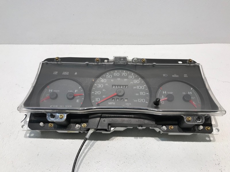 03-05 Crown Victoria Grand Marquis Speedometer Instrument Cluster 211K Miles