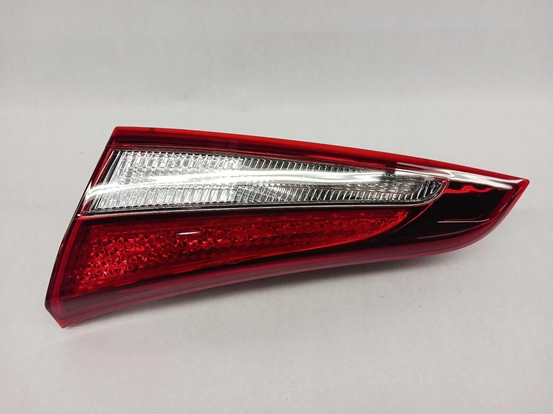 2020 KIA SOUL Right passenger Taillight incandescent tailgate mounted OEM 20 21