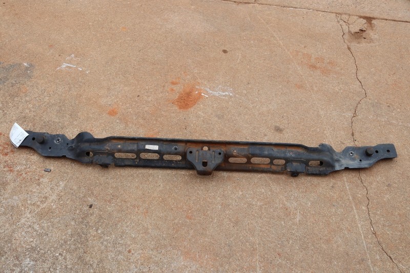 2015-2019 GMC SIERRA 2500 HD CREW CAB RADIATOR SUPORT UPPER TIRE BAR BRACE OEM