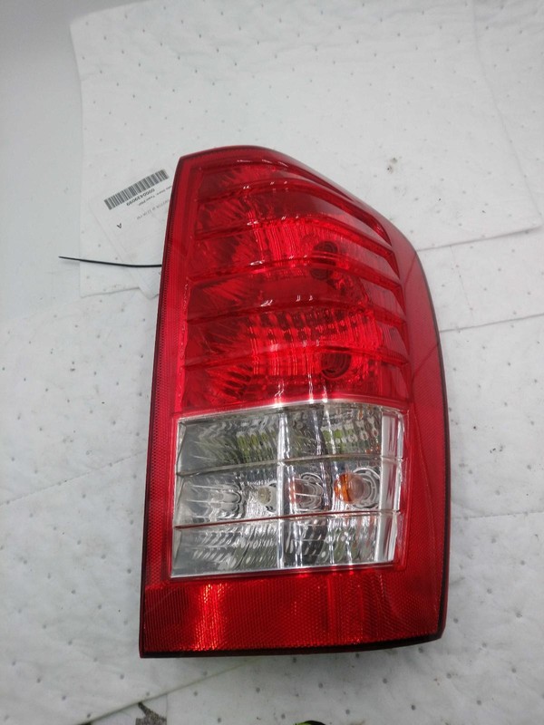 2014 KIA Sedona Right Tail Light Assembly Grey 170456 192K Miles Used
