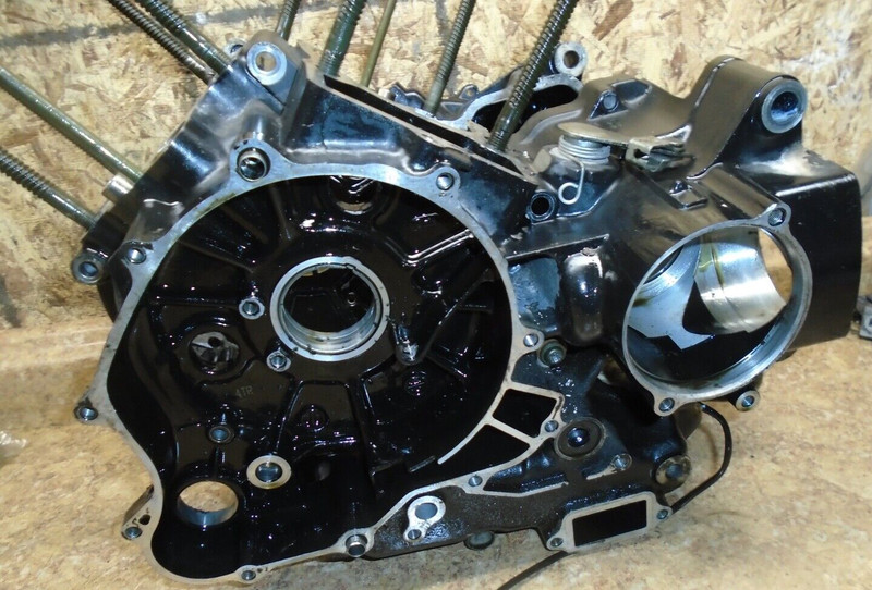 2000 Yamaha XVS650 XVS 650 A V Star Engine Crank Case Casing Block Motor 00
