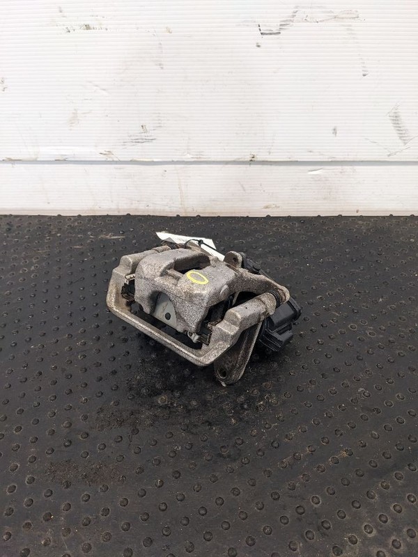 Passenger Right Caliper Rear Fits 19-26 SILVERADO 1500 PICKUP 1193233