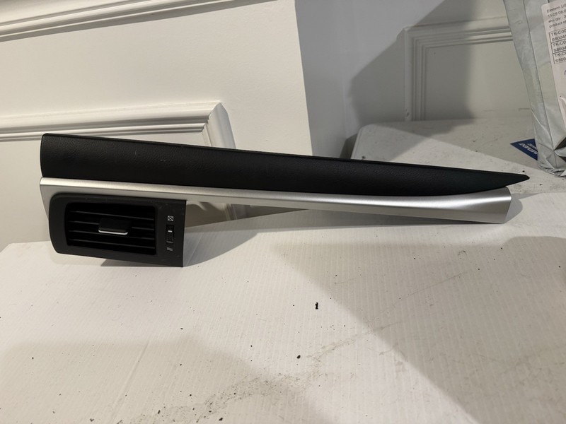 2011 - 2017 Lexus CT200H Dash Right Side Outer Air Vent Grille Bezel OEM