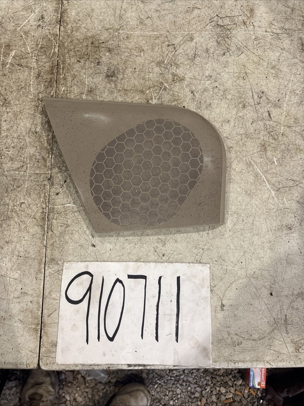 06-11 Cadillac DTS OEM REAR RIGHTDoor Panel Speaker Cover Grille Cover