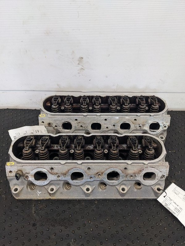 GMC Yukon 6.0L Vortec 317 LS Cylinder Heads Matching Pair 2001-2006 OEM1185282