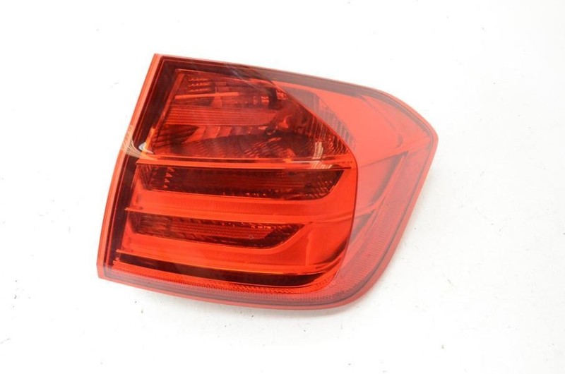 2012-2015 BMW 328d AWD Diesel Passenger Right Rear Tail Light Assembly