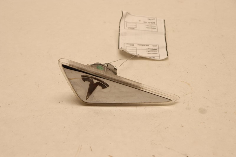 2012-2015 TESLA MODEL S FRONT LEFT DRIVER SIDE FENDER TURN SIGNAL LIGHT LAMP OEM