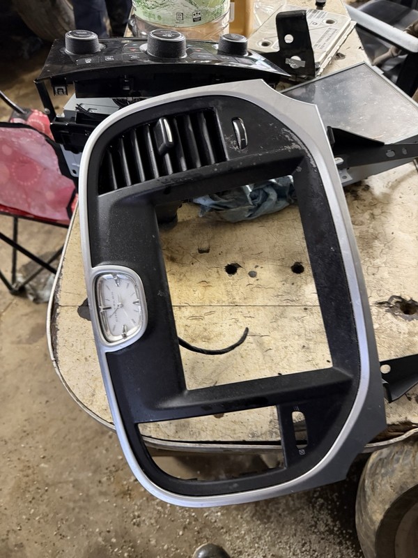 11-14 CHRYSLER 300 OEM HVAC HEATER AC A/C Control Radio Dash Bezel Trim Panel