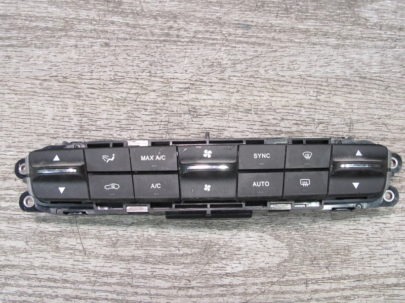 17-20 MASERATI LEVANTE M161 A/C HEATER AIR VENT CLIMATE CONTROL SWITCH PANEL