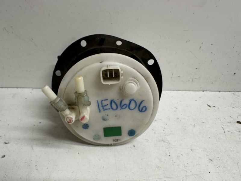 2006-2009 Subaru Legacy 2.5L Cali Emissions Fuel Pump w Sending Unit & Bracket