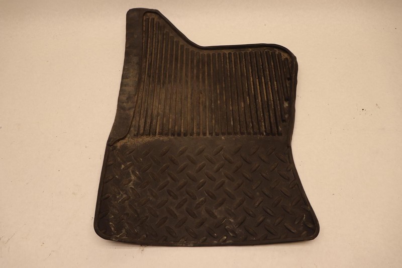 2014-2018 CHEVY SILVERADO 1500 FRONT & REAR FLOOR MAT RUBBER SET OF 4 OEM