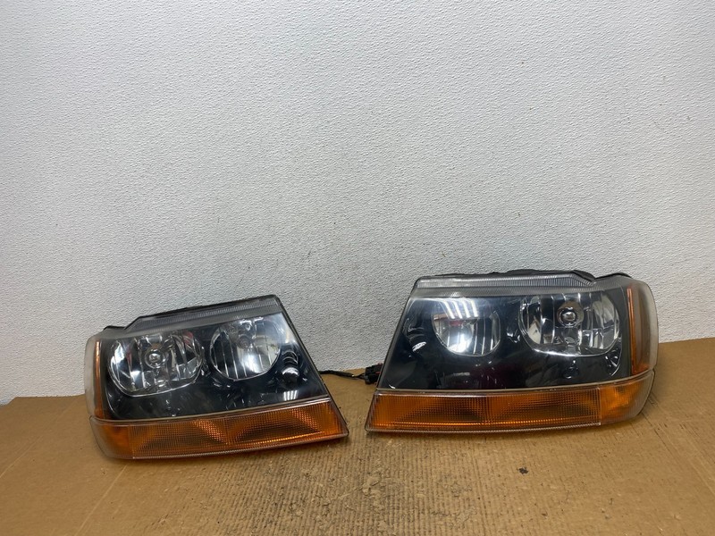1999 - 2004 Jeep Grand Cherokee Left+Right Set Halogen Headlights AE2883 DW
