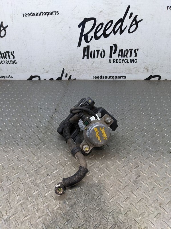 2015 - 2022 DODGE CHARGER 3.6L AIR VACUUM PUMP P04581485AD OEM 1184099