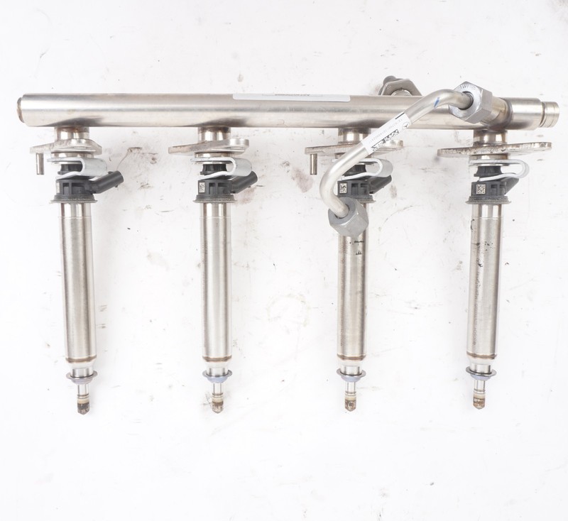 2017 - 2020 Mercedes SLC300 Fuel Rai & Injectors OEM