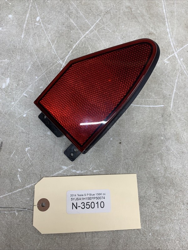12-16 Tesla MS Rear Tail Light Reflector RH Passenger Side 101036300E 35010 B139