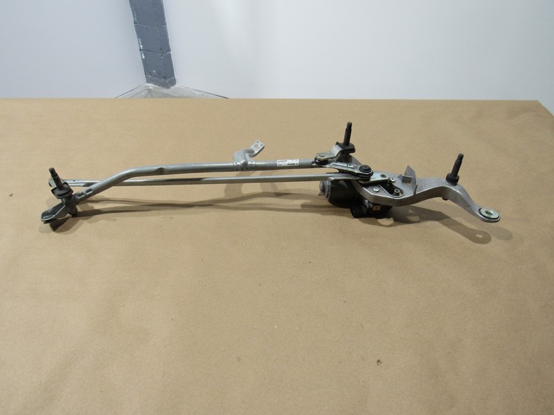 18-21 Mercedes GT 63 X290 2019 Front Windshield Wiper Linkage Motor :A