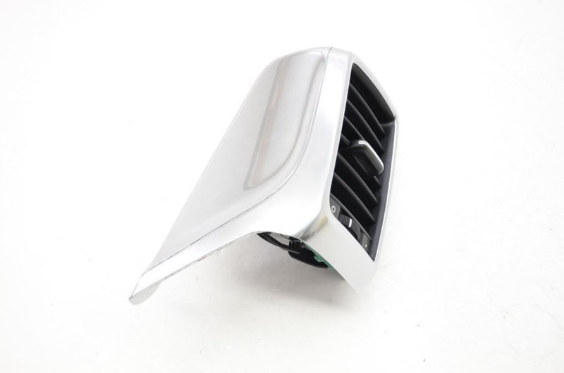 2010-2016 Porsche Panamera 970 4.8L Passenger Right Rear Center Console Vent