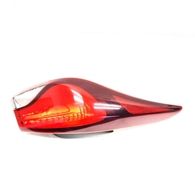 2014 Elantra LH Driver Side Quarter Tail Light W/ Light Scratches 924013Y500
