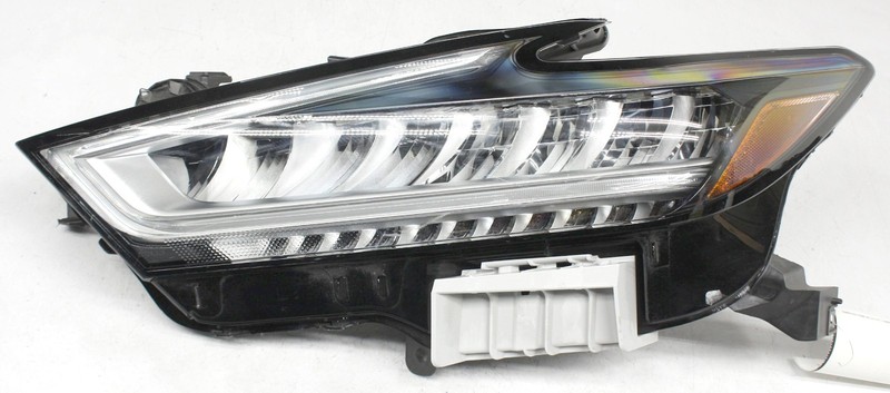 OEM Left Driver LED Headlamp For Nissan Maxima Chrome 26060-9DJ0B Tab Missing