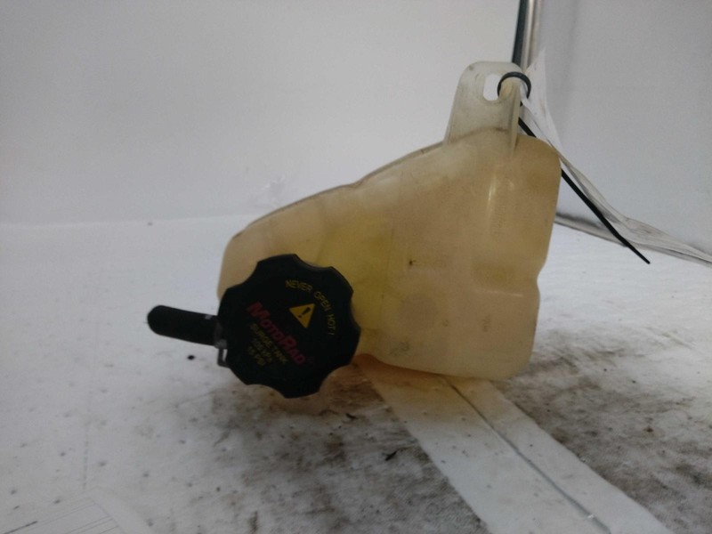 Used Engine Coolant Reservoir fits: 2009 Pontiac G6Grade A