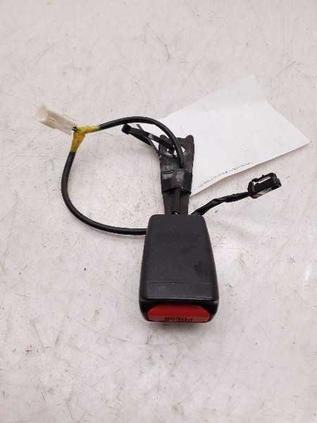 03 04 05 LEXUS IS300 PASSENGER SIDE FRONT SEAT BELT BUCKLE ASSEMBLY