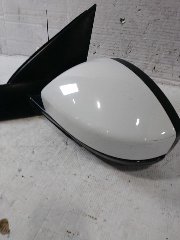 2019 Land Rover Discovery Sport Left Door Mirror White OEM 259088 65K Miles