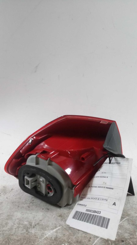2015 Volkswagen Passat Right Tail Light Assembly Grey OEM 453490 Used 136K