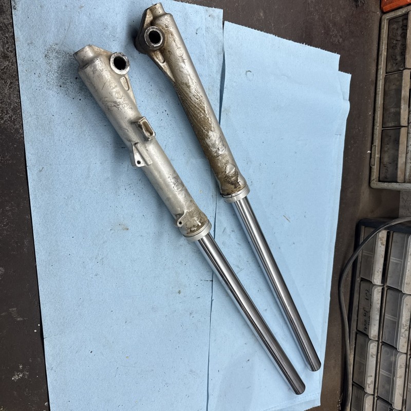 1983 - 1986 Yamaha Tri Moto Ytm225DX 225DR Front Suspension Forks