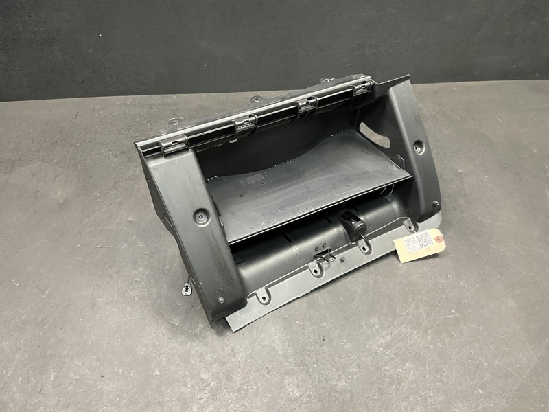 Glove Box Housing 2018 Dodge Challenger 19JN35LMR 2015 2016 2017 2019 2020- 2023