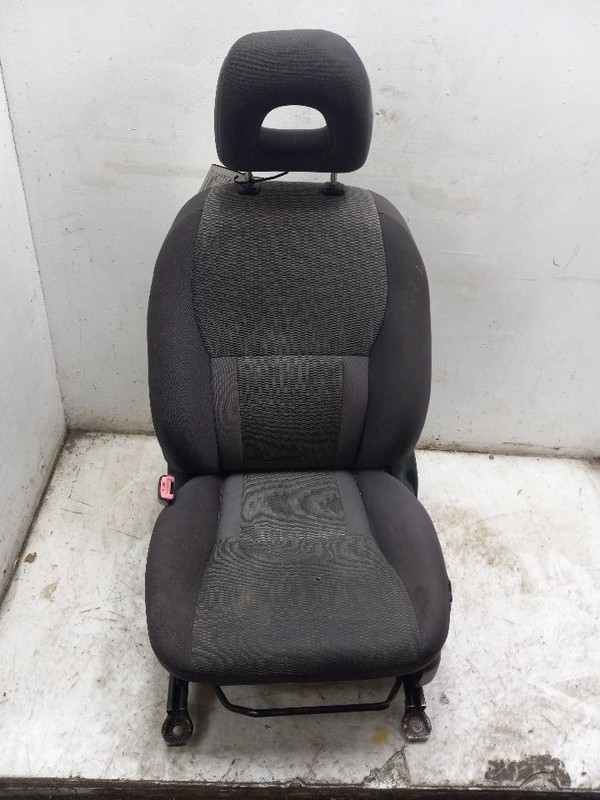 04 TOYOTA RAV 4 FRONT DRIVER LEFT SEAT CLOTH MANUAL