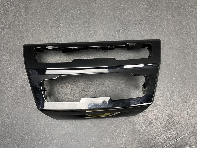 Dashboard A/C Heater Control Bezel 2018 BMW X1 51459305907 2016 2017 2019 - 2022