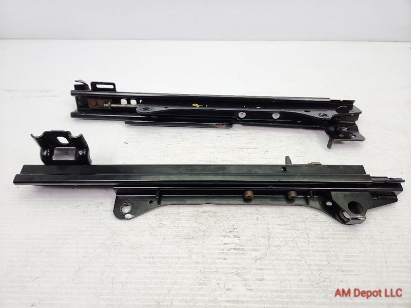 2008 BMW 535i 535xi 528xi 528i E60 Right Seat Rail Track Set 52107075940
