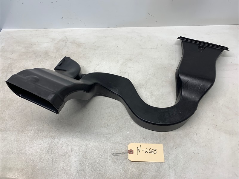 20-22 Tesla Y 2nd Row Seat HVAC Blower Floor Air Duct Pipe Tube 2665 M23