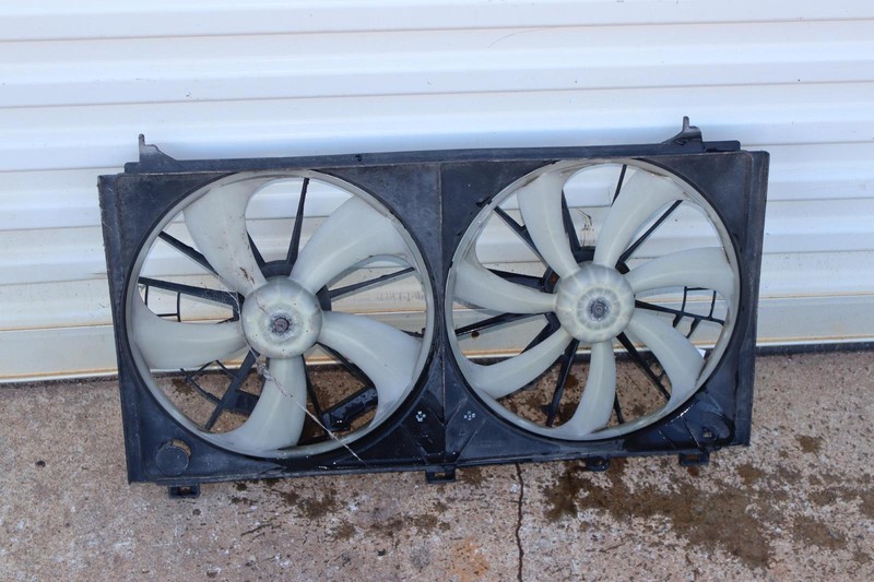 2009-2015 LEXUS IS250 SEDAN ENGINE RADIATOR COOLING FAN MOTOR SHROUD ASSY OEM
