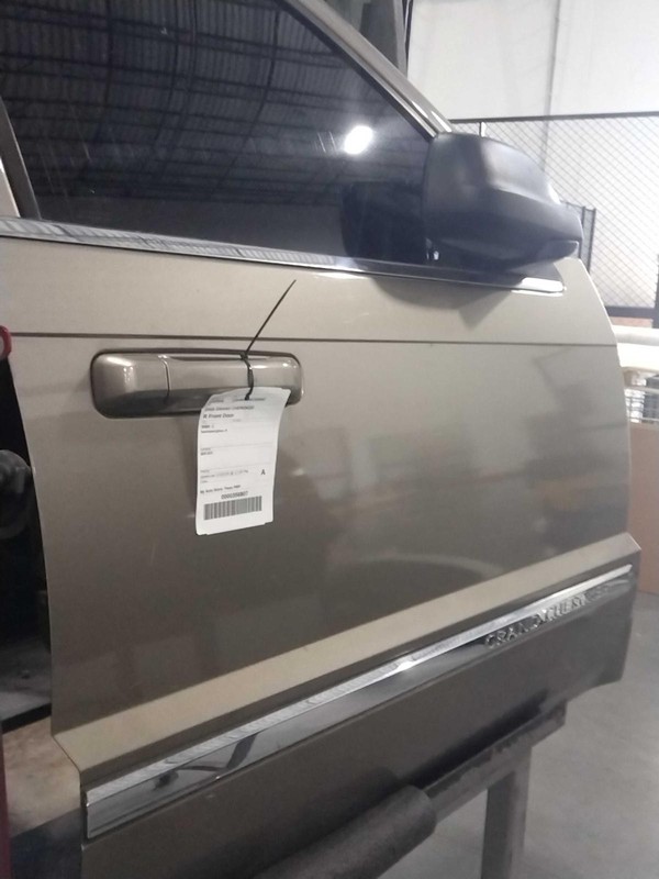 2005 Jeep Grand Cherokee Right Door Gold Used OEM 4DR SUV Good Condition