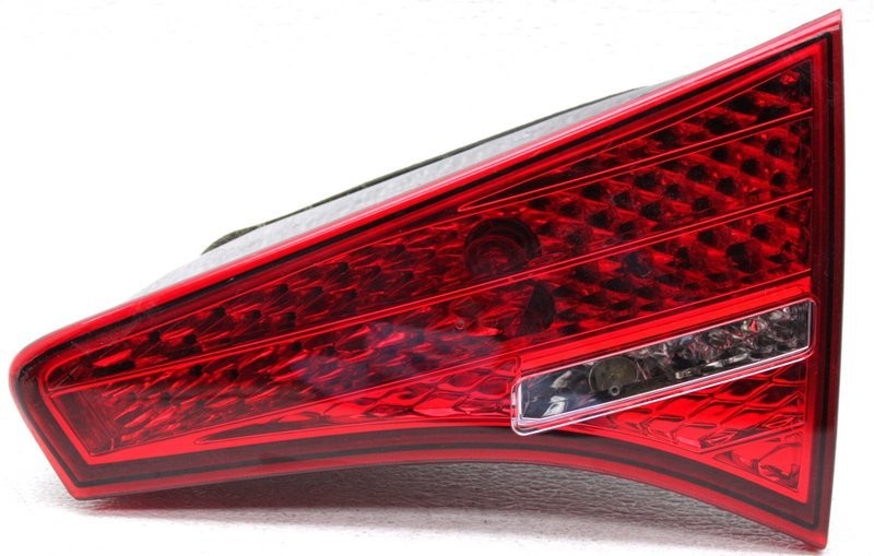 OEM Kia Optima LX EX Right Passenger Side Halogen Tail Lamp Lens Crack