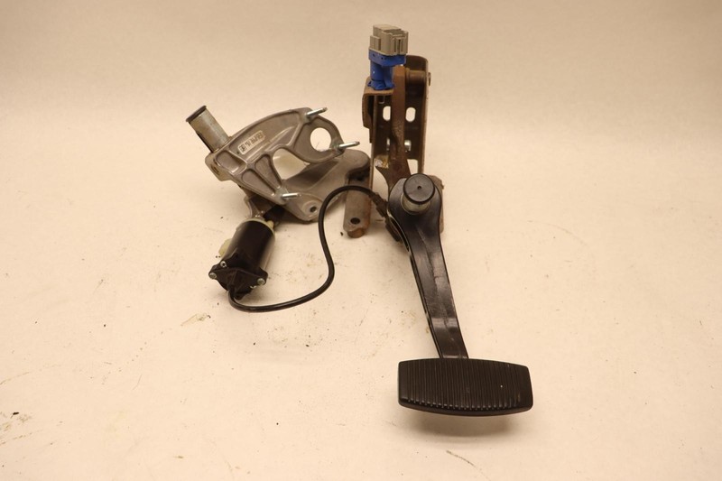 2008-2012 FORD F250 SD PARK PARKING BRAKE PEDAL W/ ADJUSTER MOTOR OEM