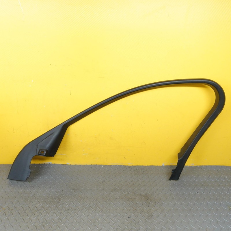 2017-2020 JAGUAR F-PACE Front Right Side Door Window Frame Trim Cover OEM