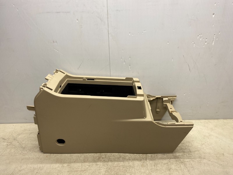 2015-2019 SUBARU OUTBACK CENTER CONSOLE REAR STORAGE COMPARTMENT BASE TAN OEM