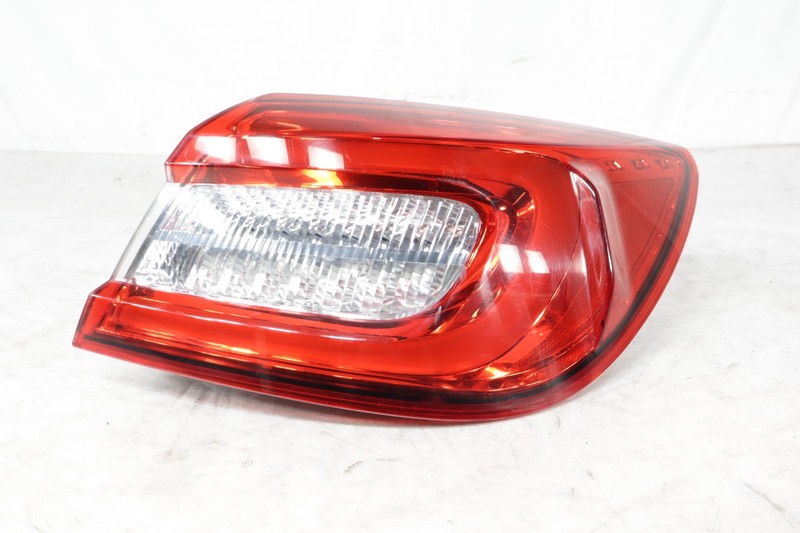 14-20 Maserati Quattroporte M156 Right Outer Taillight Lamp LED Passenger Side