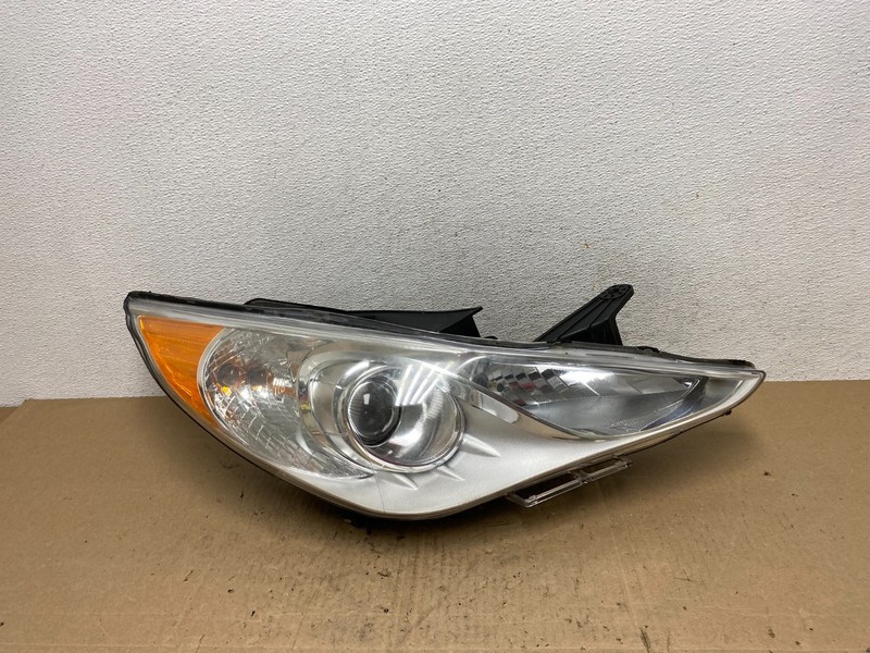 2011 - 2014 Hyundai Sonata Right Passenger Rh Side Headlight Halogen AE6470 DW