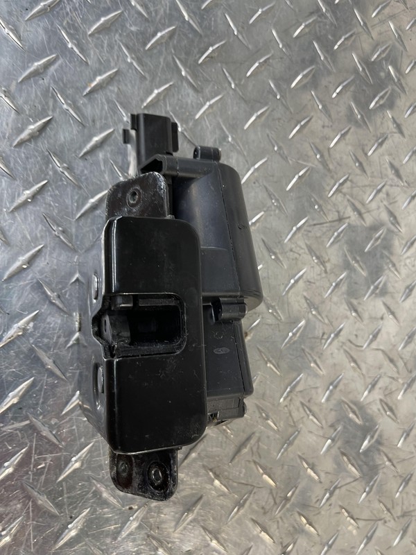 07-17 GM Chevy Cadillac GMC Trunk Latch POWER Lift Gate Lock Latch Tailgate OEM