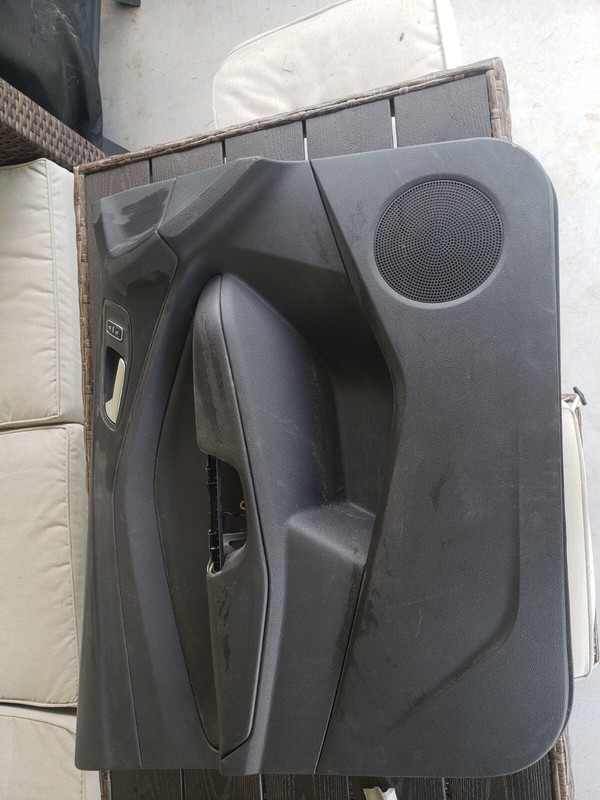 2013-2016 FORD ESCAPE LH LEFT FRONT DRIVER DOOR TRIM PANEL