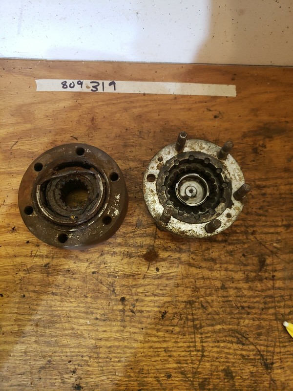 Lock-O-Matic Automatic Locking Hub M31E 69-80 UNTESTED
