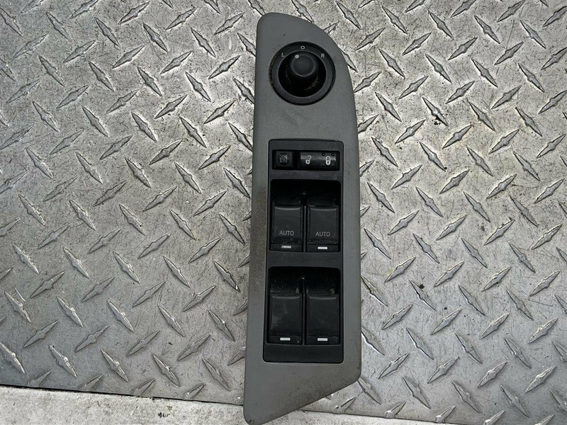 2007-2009 DODGE DURANGO DRIVER FRONT MASTER WINDOW LOCK SWITCH OEM 04602781AA