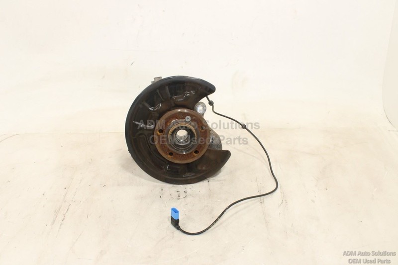 2016-2019 MERCEDES CLA250 C117 REAR LEFT SPINDLE KNUCKLE WHEEL HUB OEM