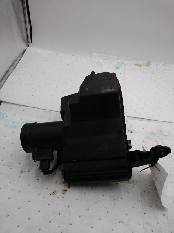 2015 Nissan Rogue Air Cleaner Assembly OEM 165004CL2A Used 2.5L 167K Miles