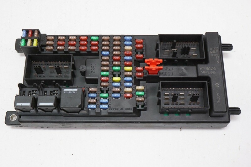 LAND ROVER LR3 RANGE ROVER SPORTEngine Fuse Box Relay OEM 2005 - 2009